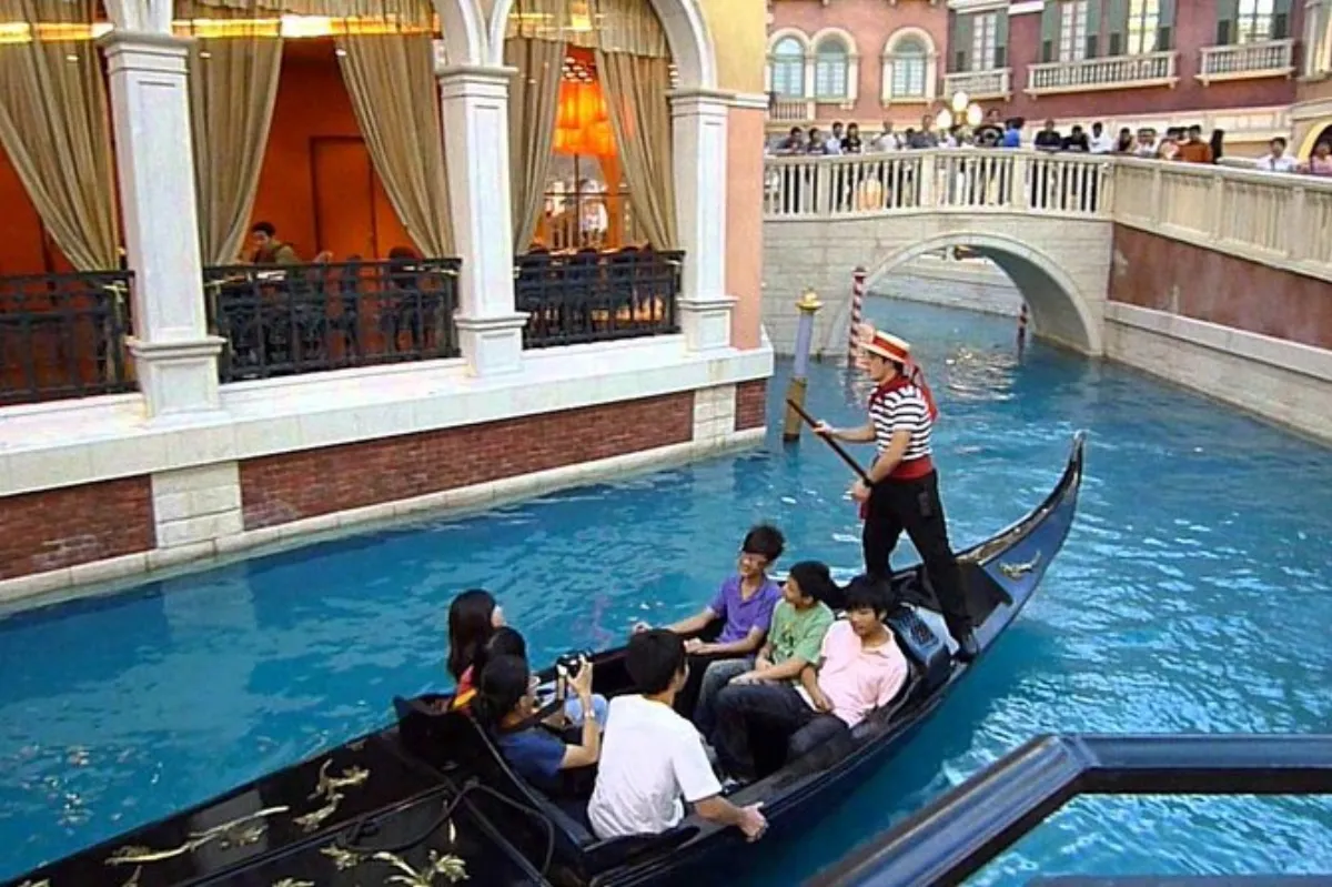 澳门威尼斯人度假村贡多拉船游运河